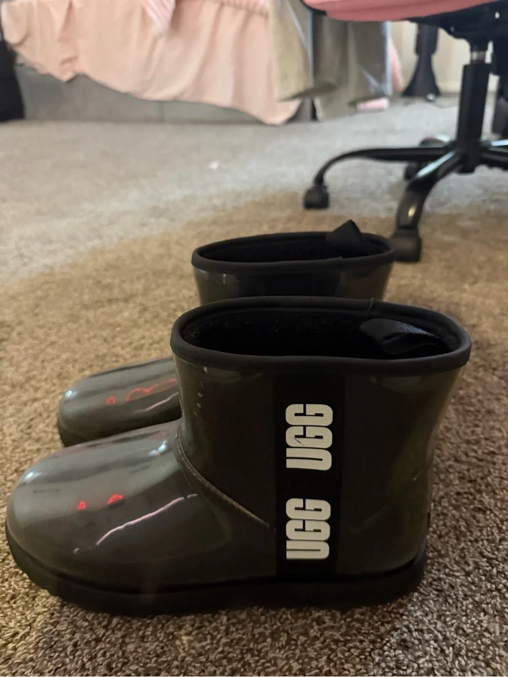 UGG glossy black